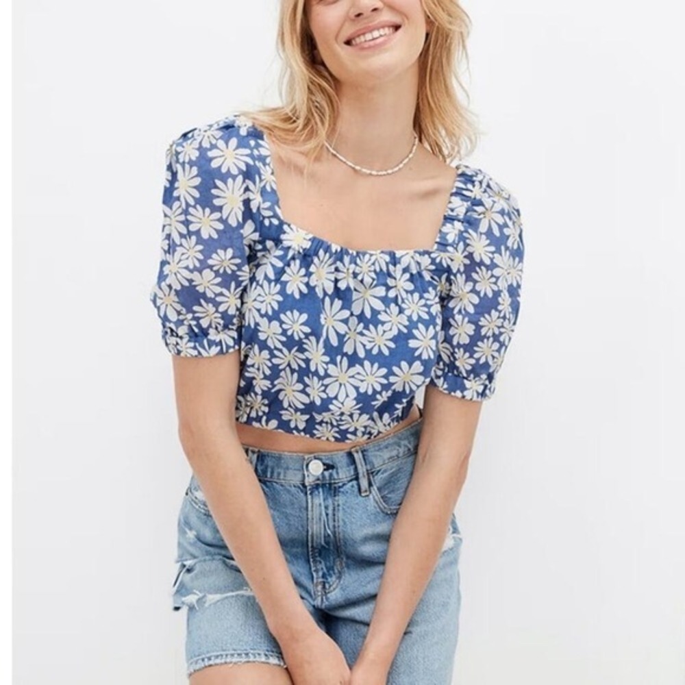 American Eagle Blue Daisy Floral Top Puff Sleeve Medium Cottagecore Cropped